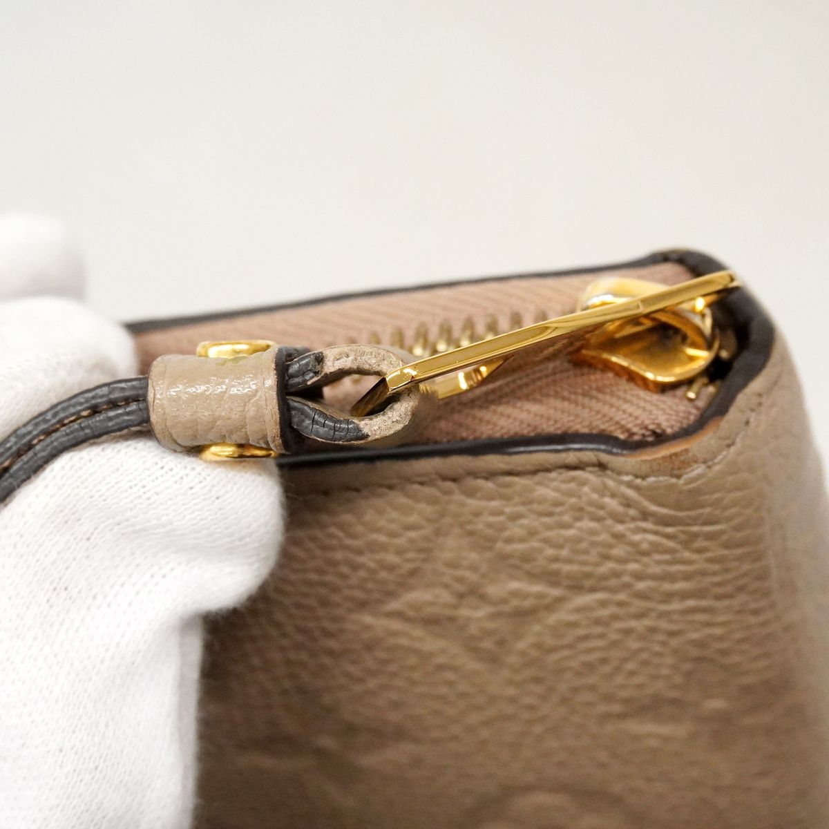 Louis Vuitton Wallet Monogram Empreinte Zippy Tourterelle — view 6