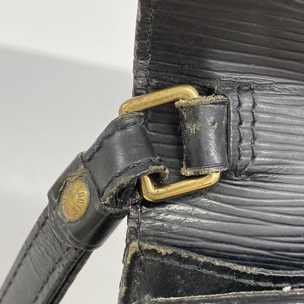 Louis Vuitton Clutch Epi Pochette Series Dragonne Noir — view 8