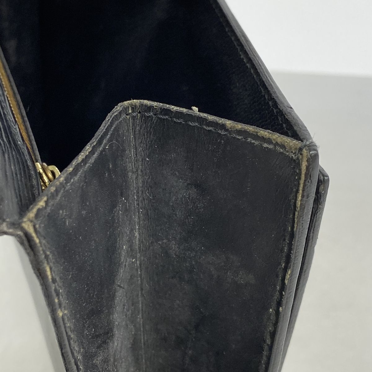 Louis Vuitton Clutch Epi Pochette Series Dragonne Noir — view 7