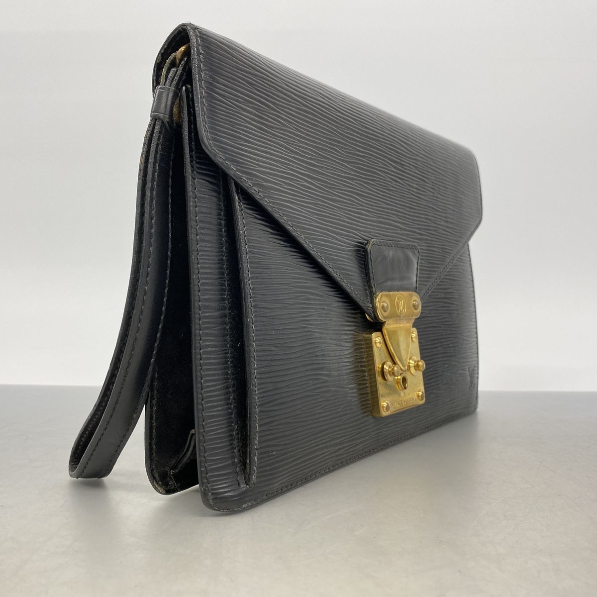 Louis Vuitton Clutch Epi Pochette Series Dragonne Noir — view 2