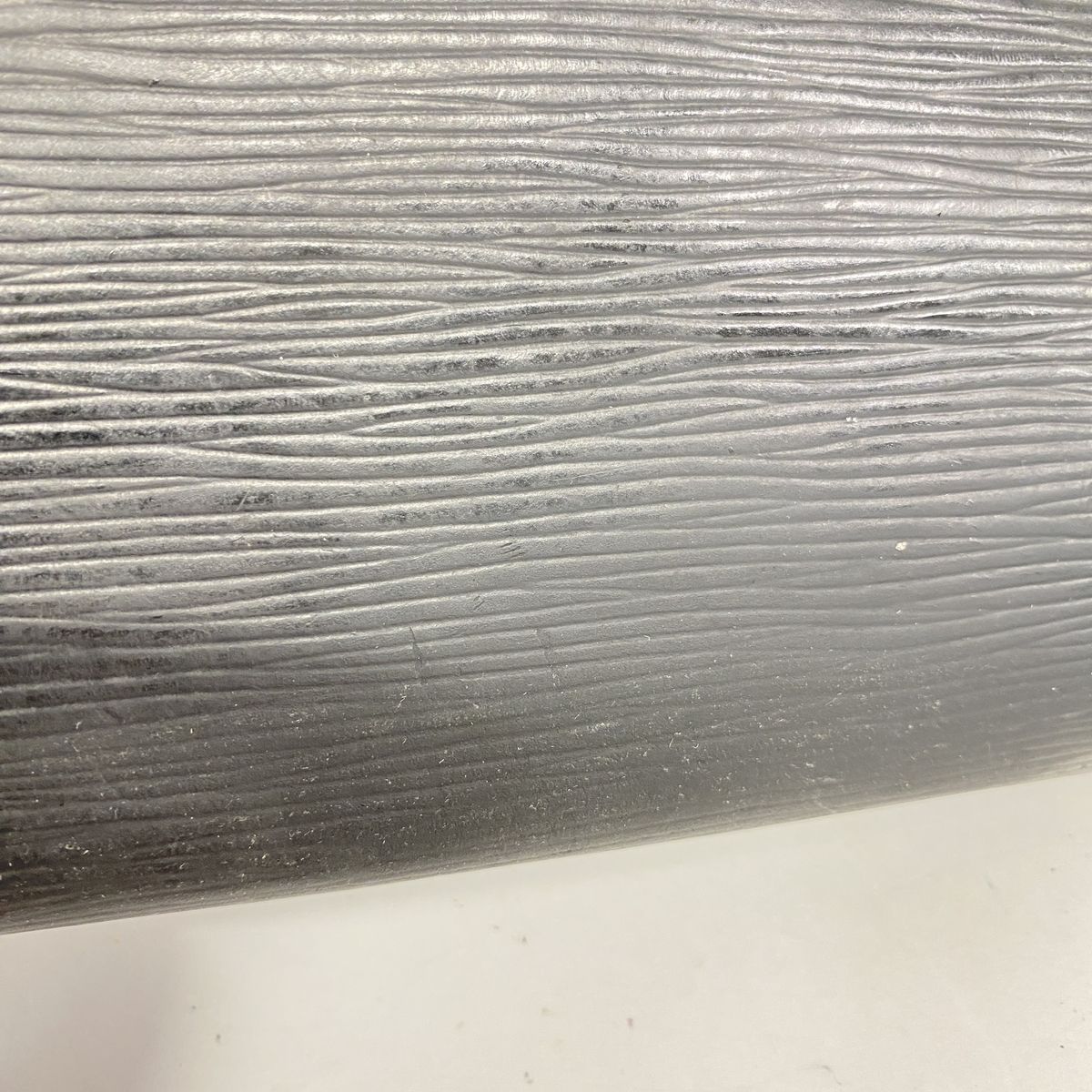 Louis Vuitton Wallet Epi Zippy Noir — view 7