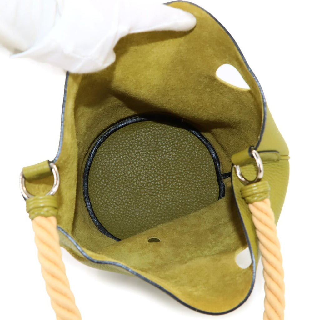 Hermes Mangeoire MM Hand Bag Taurillon Clemence Green — view 6