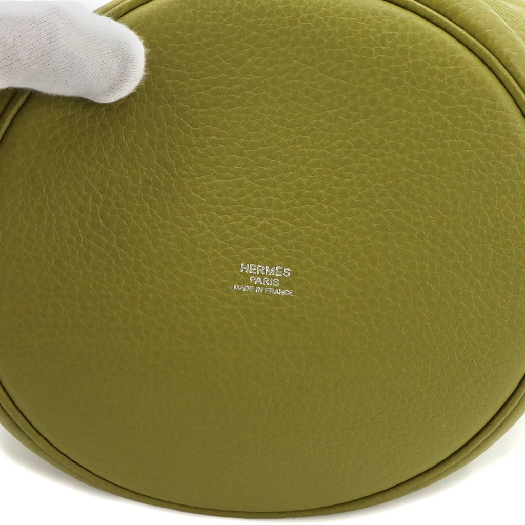 Hermes Mangeoire MM Hand Bag Taurillon Clemence Green — view 7