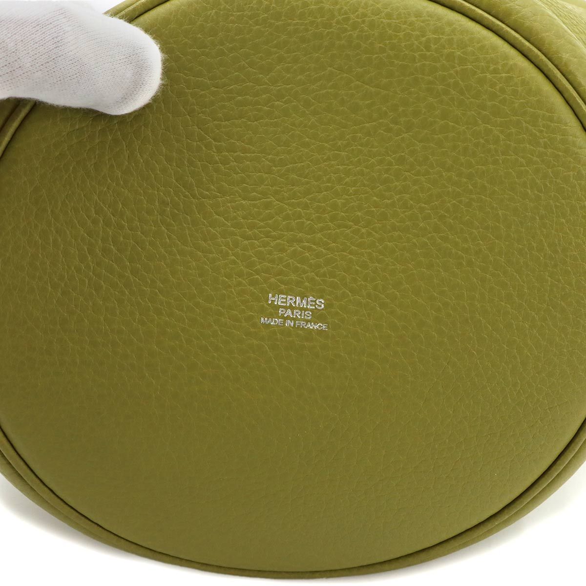 Hermes Mangeoire MM Hand Bag Taurillon Clemence Green — view 7