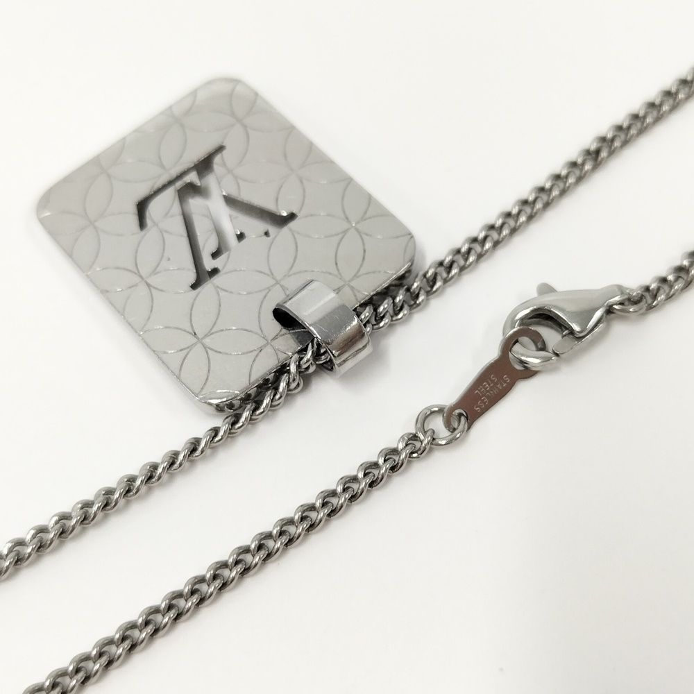 Louis Vuitton Pendentif Champs Elysees PM Necklace Metal Silver — view 4