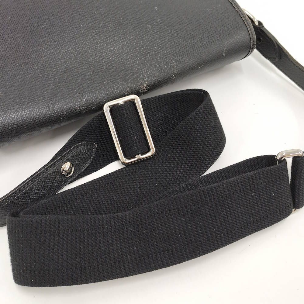 Louis Vuitton Andrei Taiga Shoulder Bag — view 4