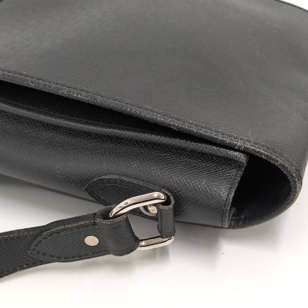 Louis Vuitton Andrei Taiga Shoulder Bag — view 5