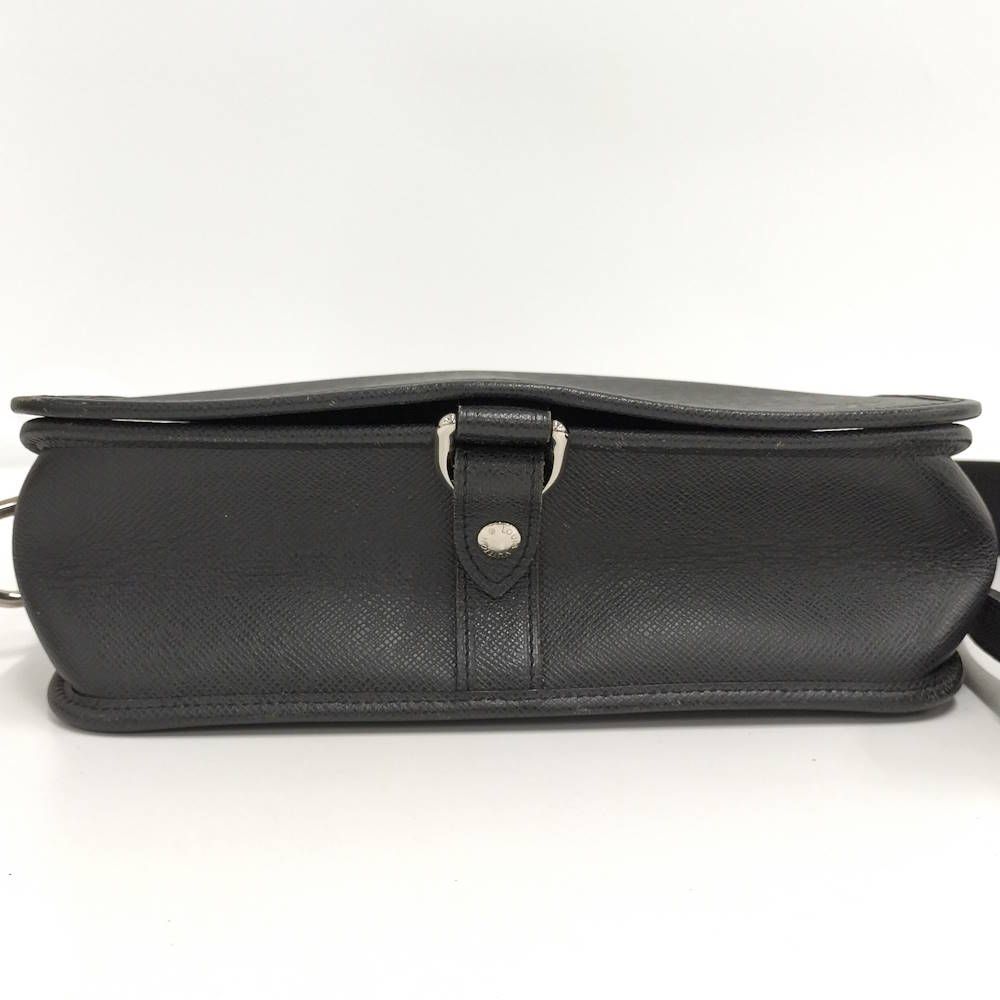 Louis Vuitton Andrei Taiga Shoulder Bag — view 7