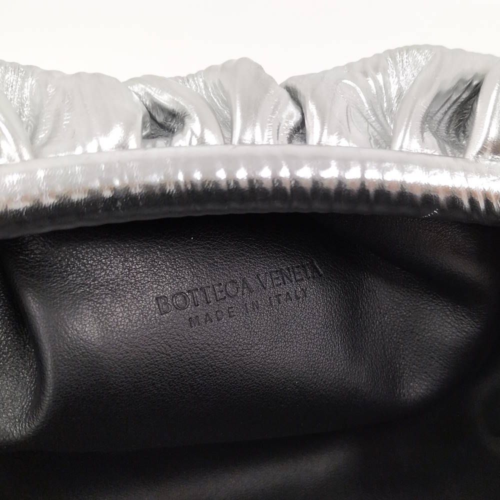 Bottega Veneta the Pouch Leather Silver — view 7