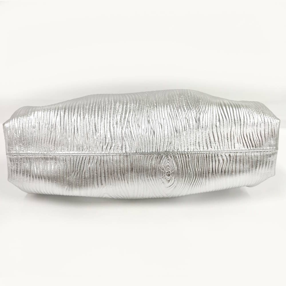 Bottega Veneta the Pouch Leather Silver — view 5