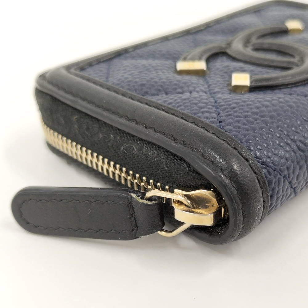 Chanel Coin Purse CC Filigree Quilted Caviar Leather — view 4