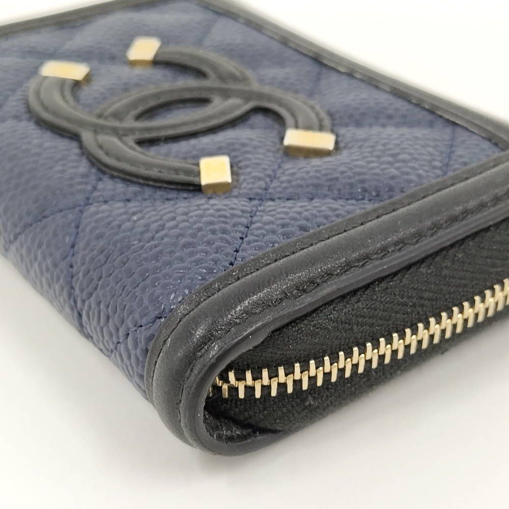 Chanel Coin Purse CC Filigree Quilted Caviar Leather — view 3