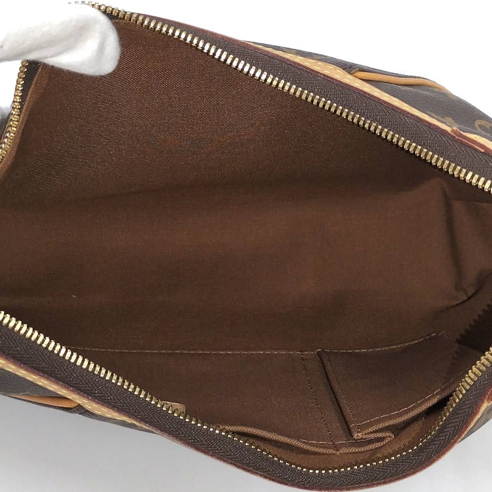 Louis Vuitton Thames GM Monogram Shoulder Bag — view 8