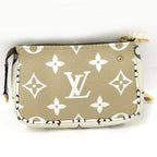 Louis Vuitton Mini Pochette Accessoires Pouch Monogram Giant — view 2