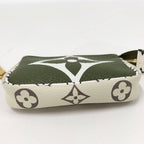 Louis Vuitton Mini Pochette Accessoires Pouch Monogram Giant — view 7