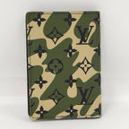 Louis Vuitton Couverture Passport Case Monogram Moflage — view 3