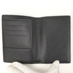 Louis Vuitton Couverture Passport Case Monogram Moflage — view 2