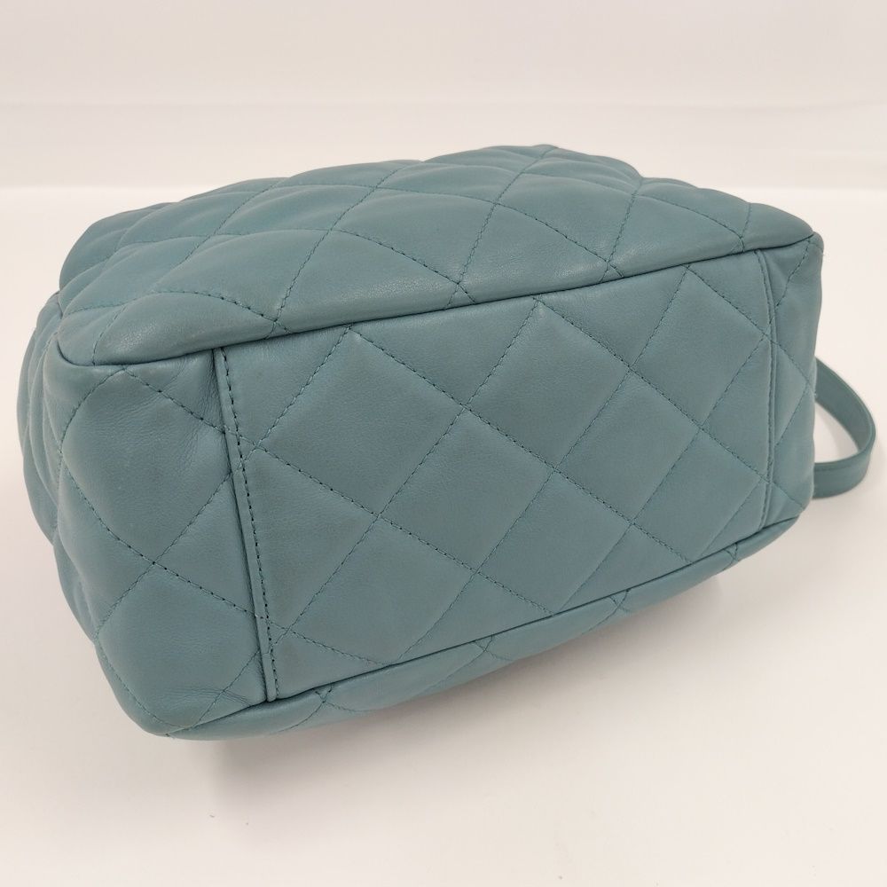 Chanel CC Logo Quilted Chain Shoulder Bag Lambskin Blue — view 4