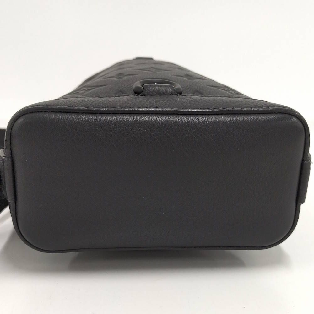 Louis Vuitton Noe Sling Monogram Shadow Noir Bucket Bag — view 7