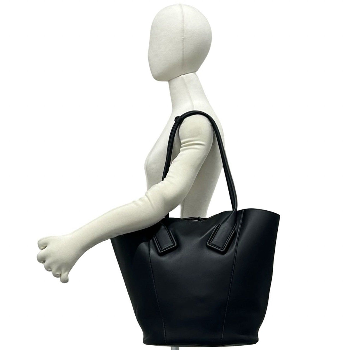 Bottega Veneta Basket Large Leather Tote Bag Black — view 2