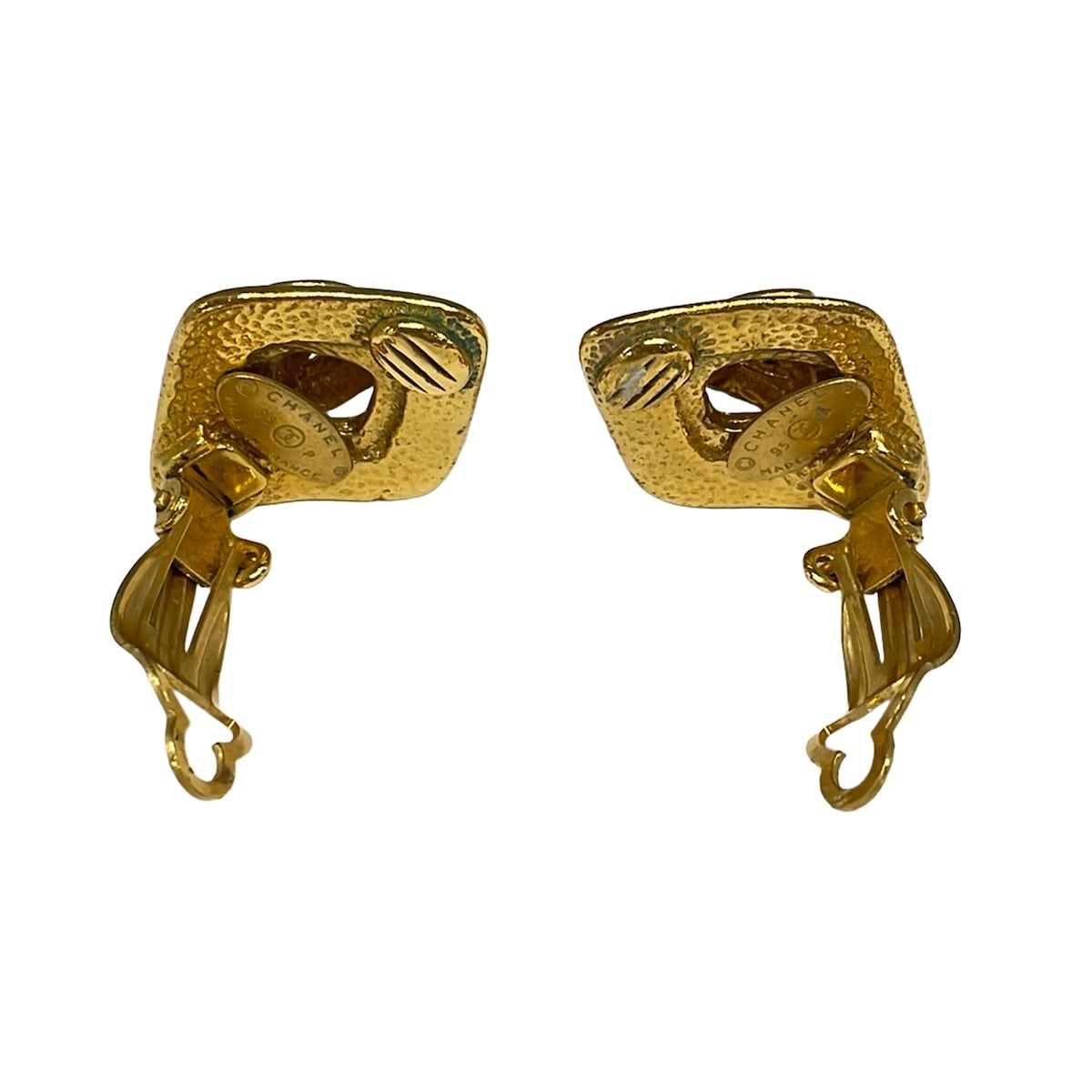 Chanel Earrings CC Logo Gold — view 3