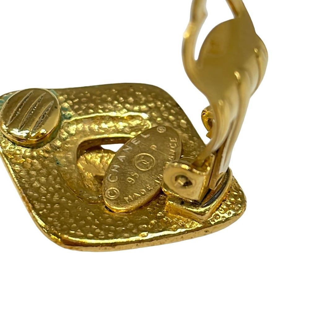 Chanel Earrings CC Logo Gold — view 4