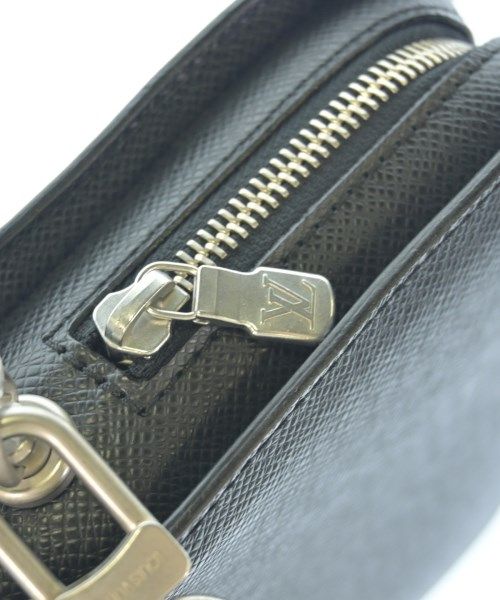 Louis Vuitton Taiga Baikal Clutch — view 6
