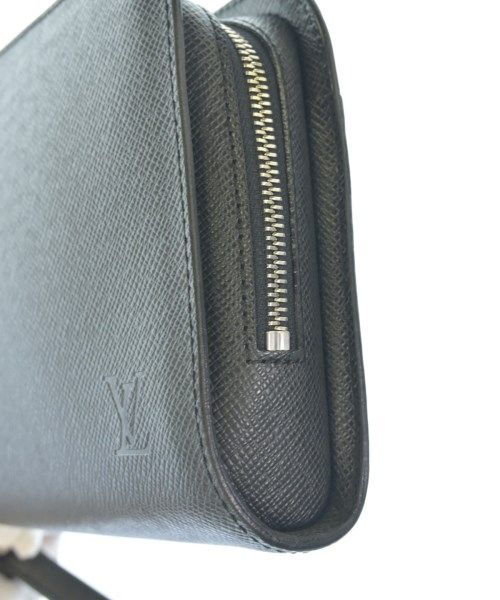 Louis Vuitton Taiga Baikal Clutch — view 8