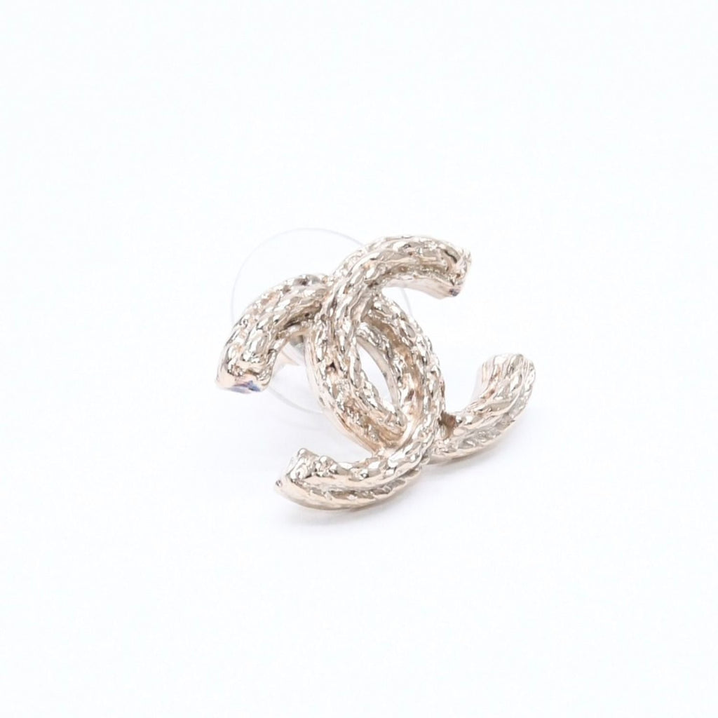 Chanel CC Logo Stud Earrings 11P Stamp Metal Gold — view 3