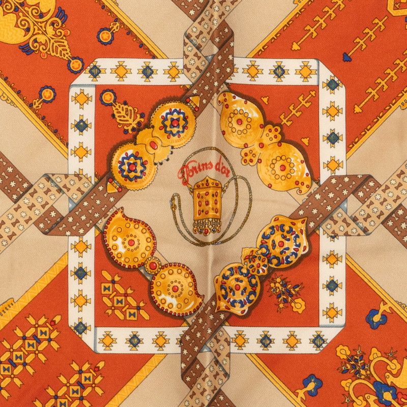 Hermes Carre 42 Brins D'or Golden Sprig Scarf Beige Silk — view 2