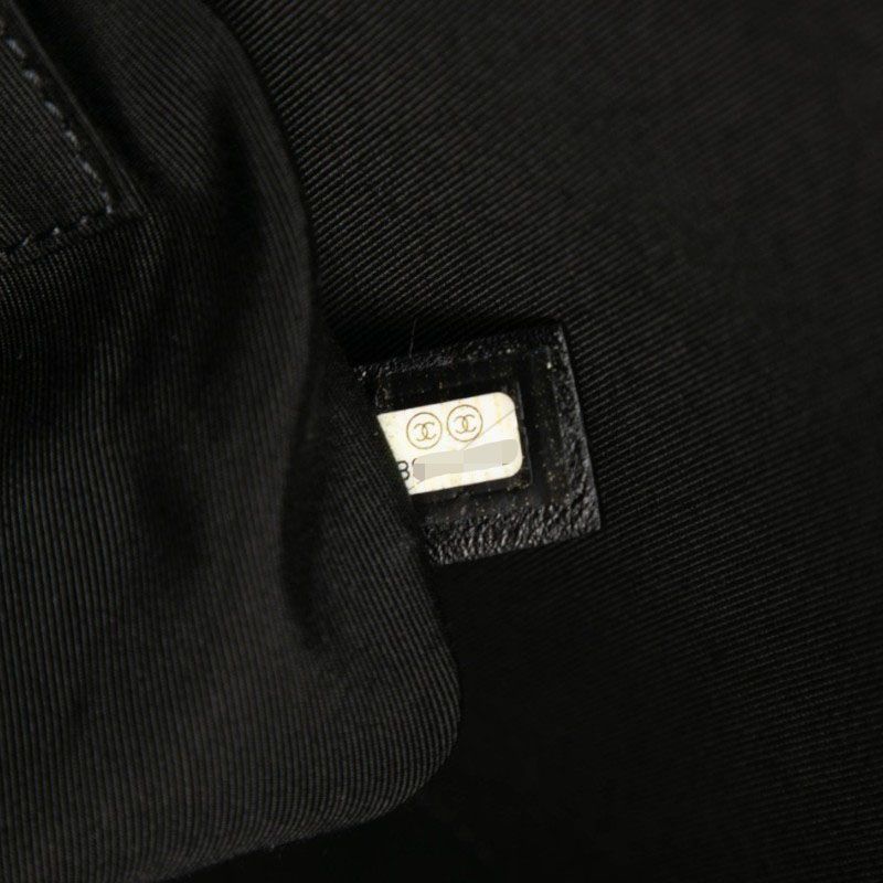 Chanel CC Logo 31 Trantian Chain Shoulder Bag Black Gold Calfskin — view 6