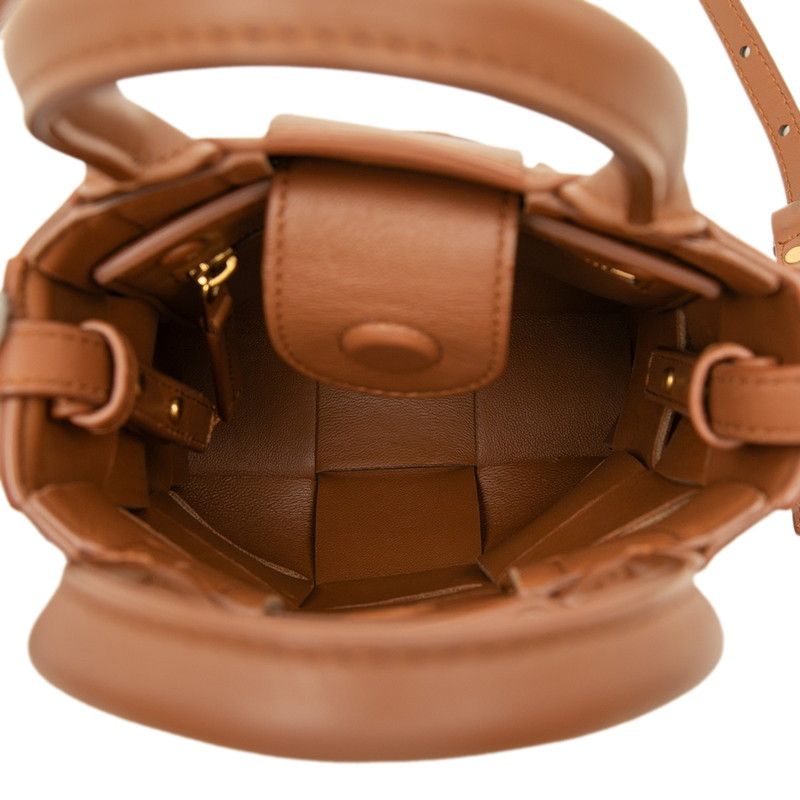 Bottega Veneta Maxi Intrecciato Mini Tote Shoulder Bag Pochette 2-Way Brown — view 4