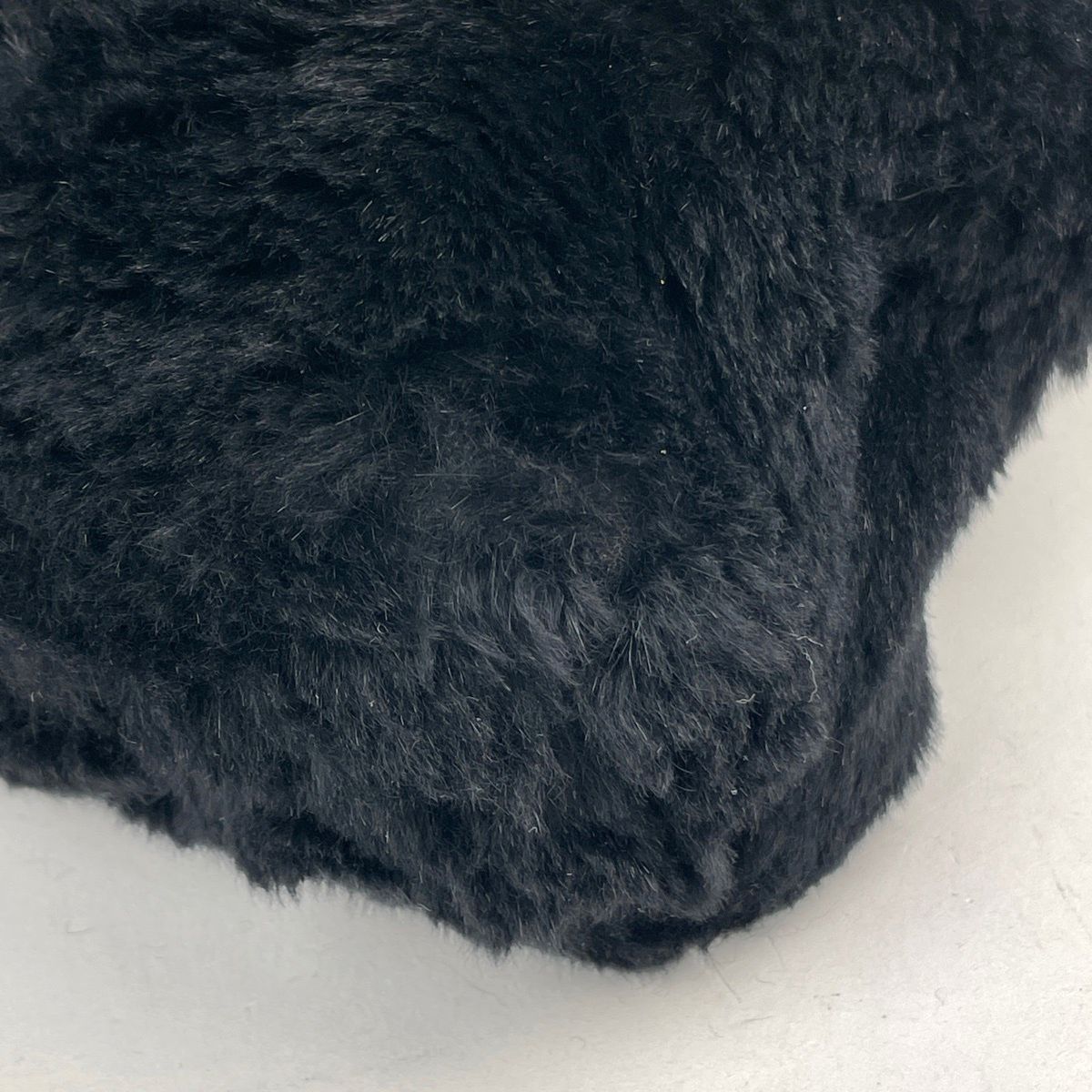 Chanel Shoulder Bag CC Logo Fur Black — view 3