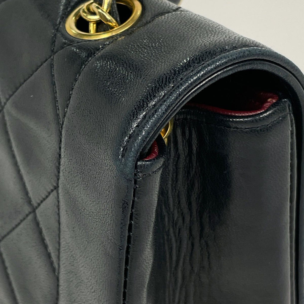 Chanel Shoulder Bag CC Logo Quilted Leather Black — view 5