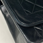 Chanel Shoulder Bag CC Logo Quilted Leather Black — view 4
