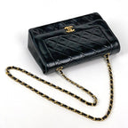 Chanel Shoulder Bag CC Logo Quilted Leather Black — view 6