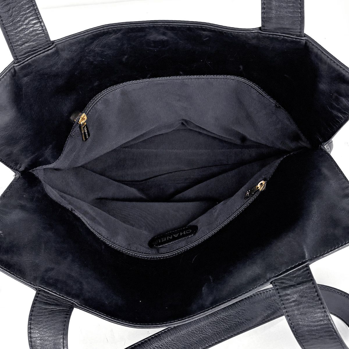 Chanel Tote Bag CC Logo Leather Black — view 8
