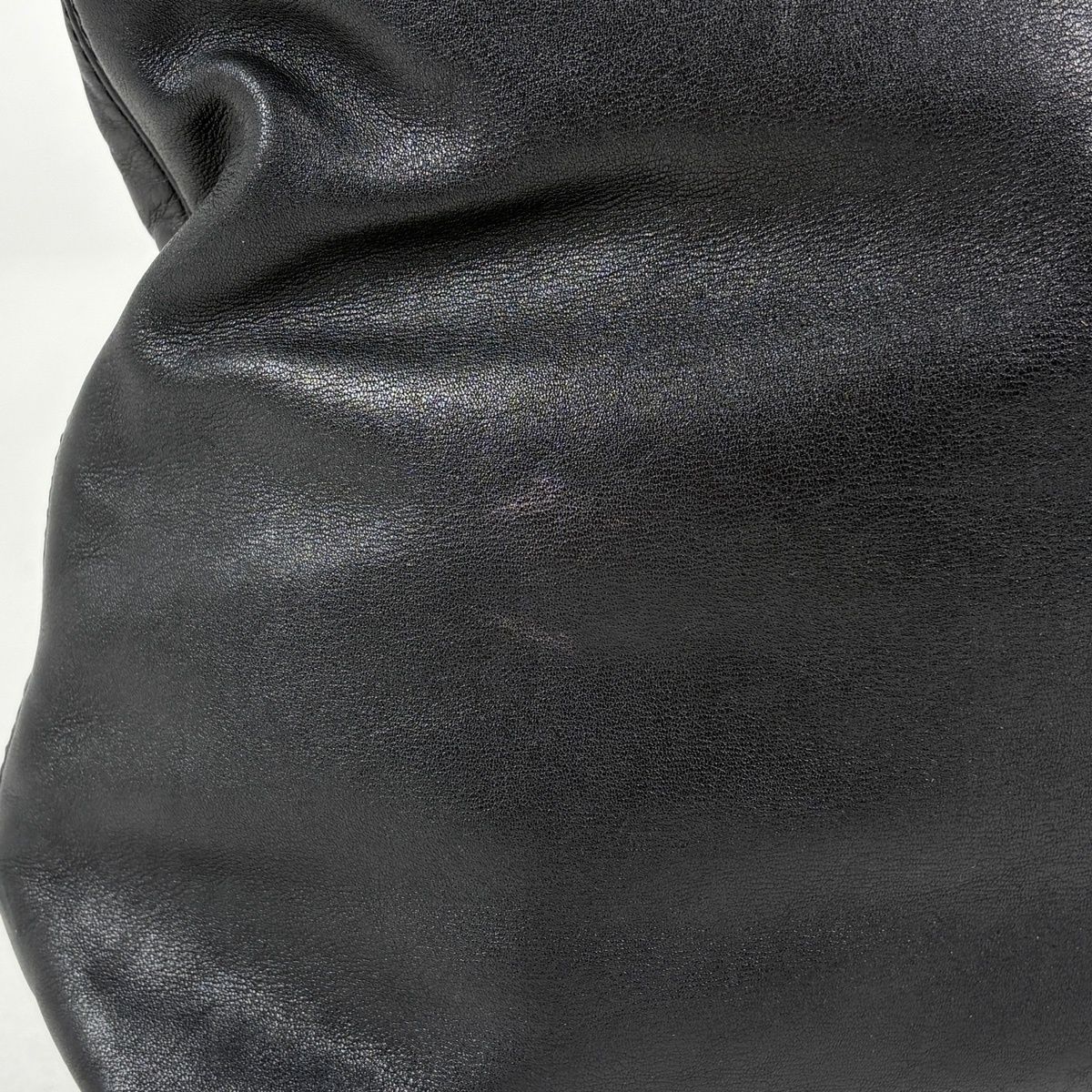 Chanel Tote Bag CC Logo Leather Black — view 4