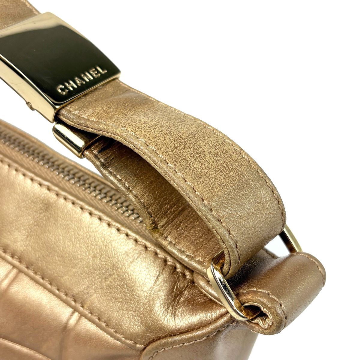 Chanel Shoulder Bag CC Logo Choco Bar Leather Gold — view 7