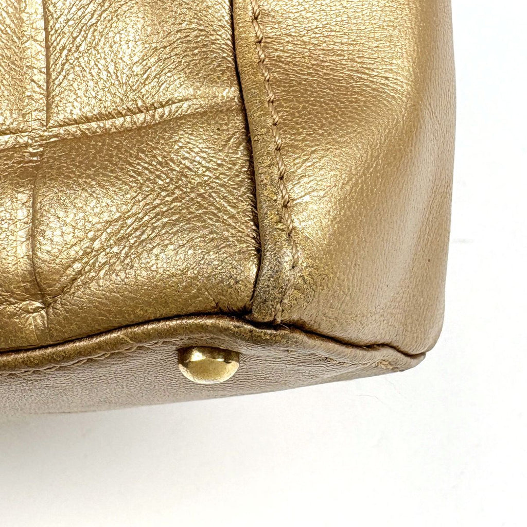 Chanel Shoulder Bag CC Logo Choco Bar Leather Gold — view 4