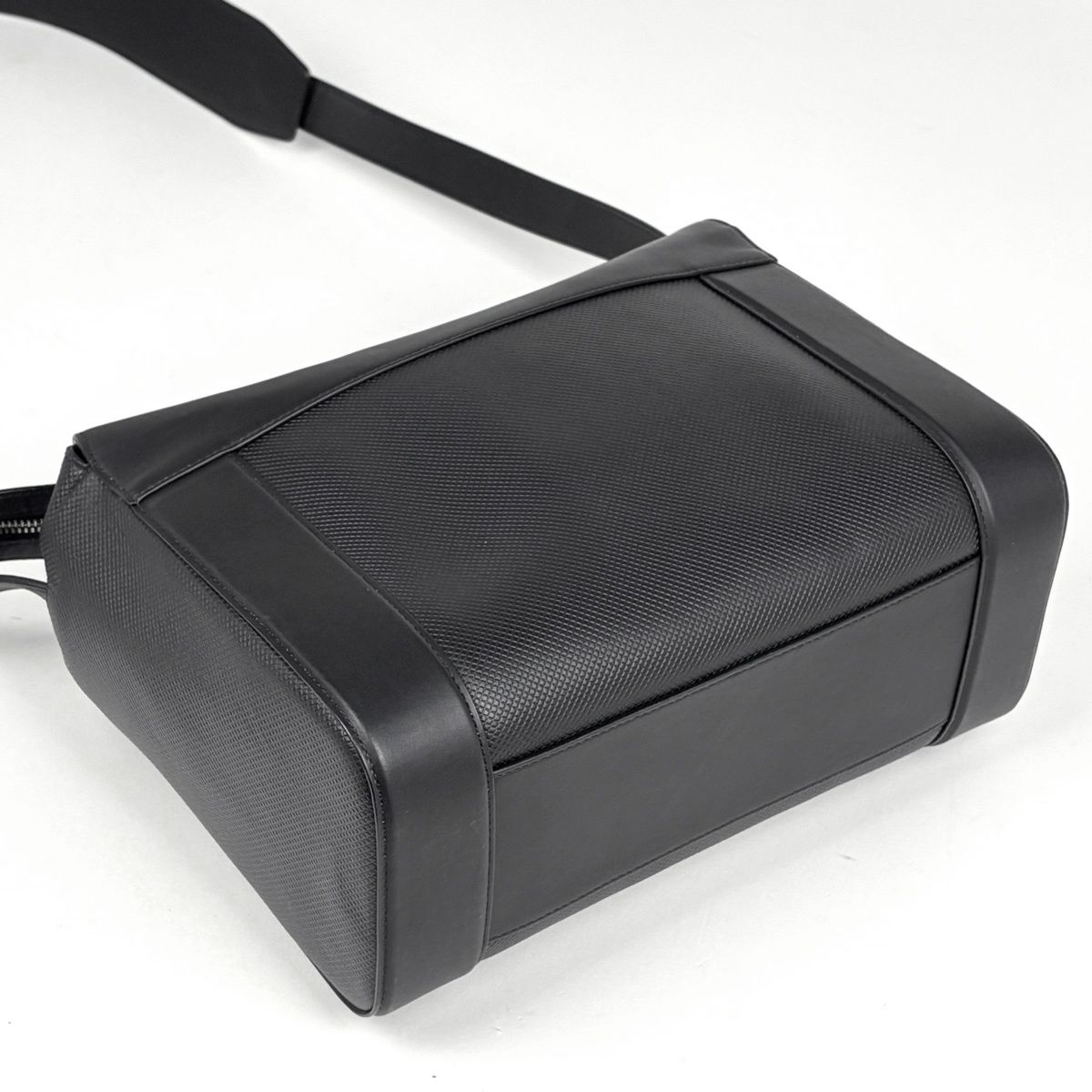 Bottega Veneta Shoulder Bag Logo Leather Black — view 2