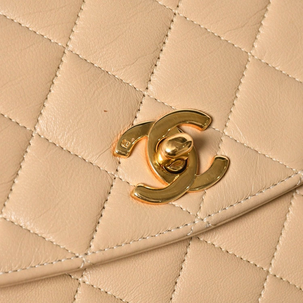 Chanel Quilted CC Logo Diana Flap Chain Shoulder Bag Beige Gold Lambskin — view 7