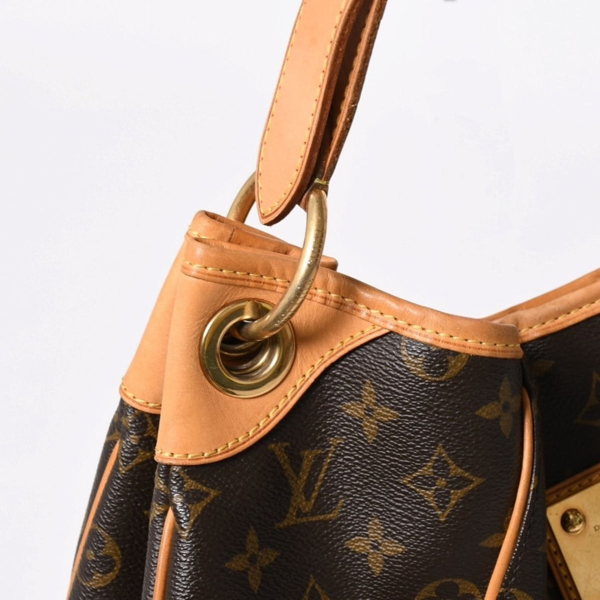 Louis Vuitton Galleria PM Monogram Handbag White Leather — view 7