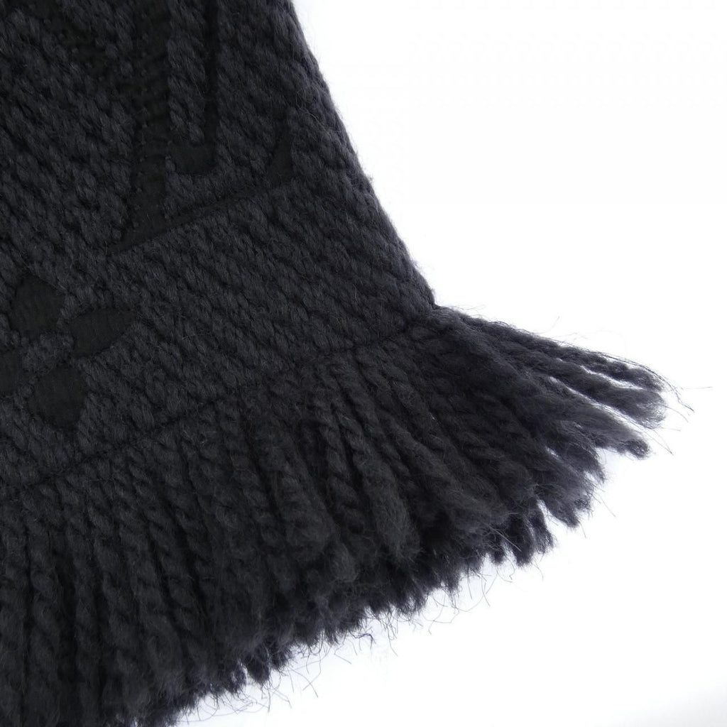 Louis Vuitton Logomania Scarf — view 2