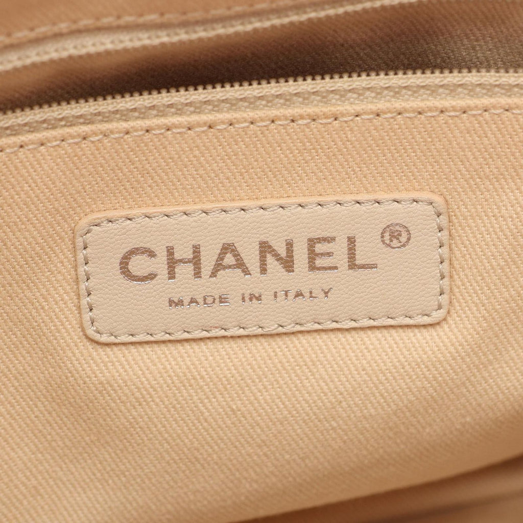 Chanel Tote Bag Quilted Red Caviar Leather CC Logo Chain — view 4