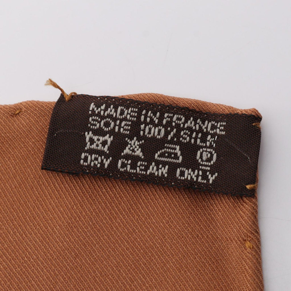 Hermes Scarf Carre 70 en Desordre Beige Silk — view 3