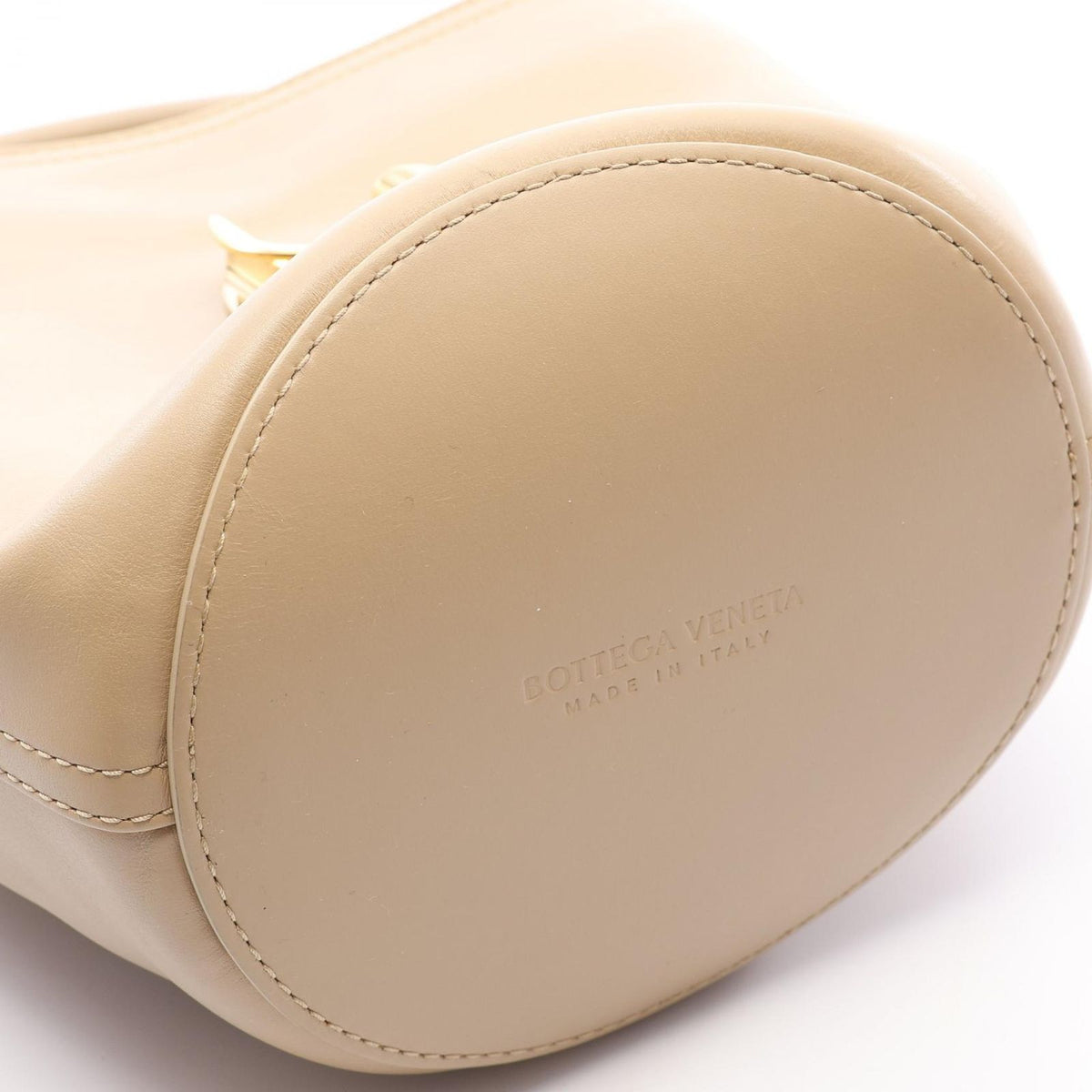 Bottega Veneta Liberta Bucket Bag Small 2-Way Beige Leather — view 5
