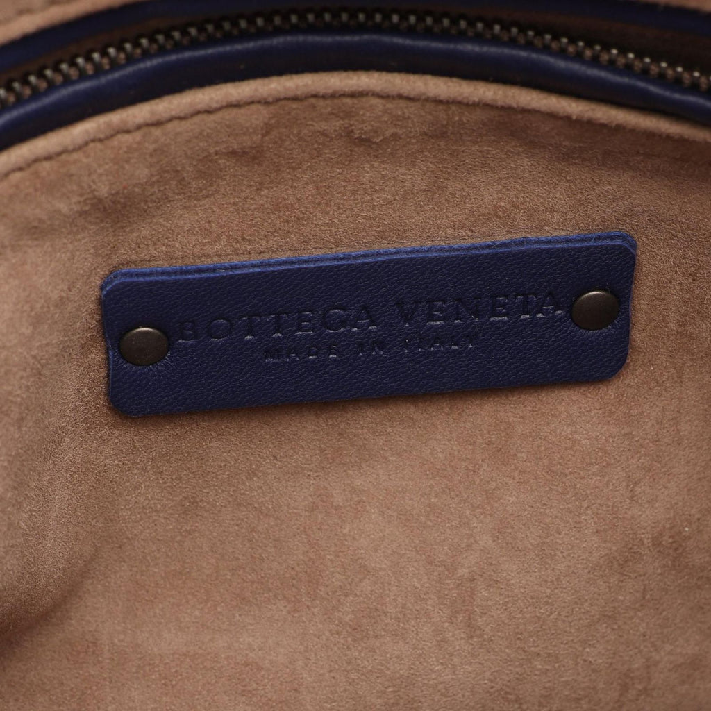 Bottega Veneta Shoulder Bag Intrecciato Navy Leather Edge — view 4
