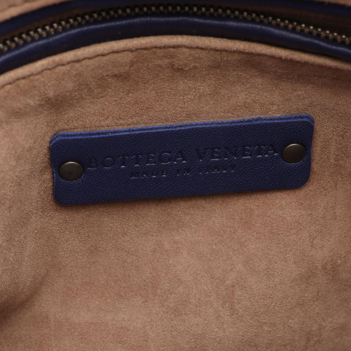 Bottega Veneta Shoulder Bag Intrecciato Navy Leather Edge — view 4