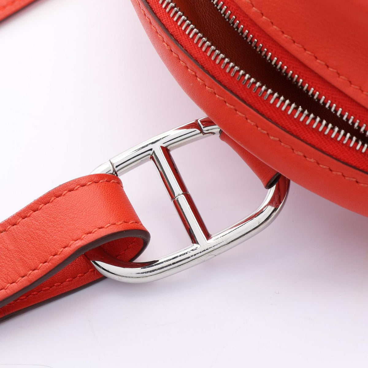 Hermes Waist Bag in the Loop Verso Rouge Pivoine Tail Batte — view 8